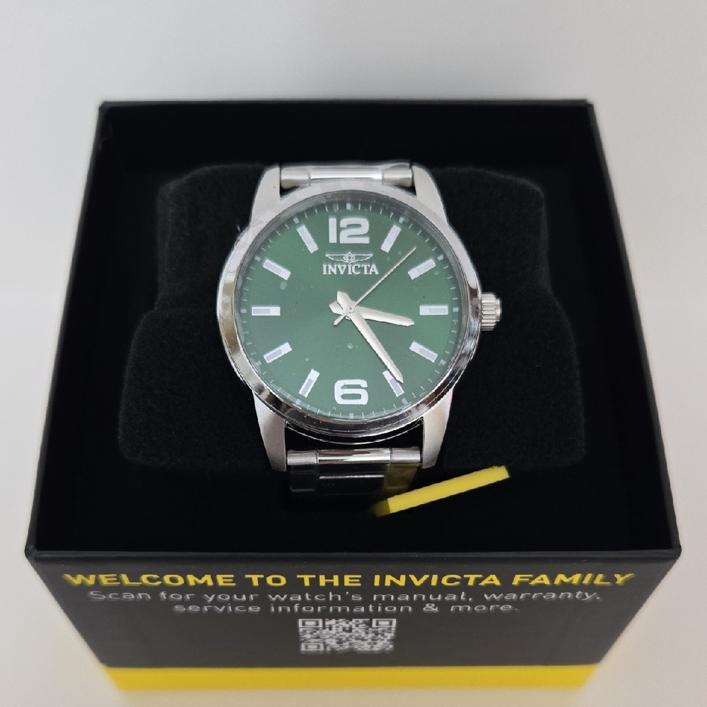 Invicta Celestial Men's Quartz Watch With A Sunray Green Dial